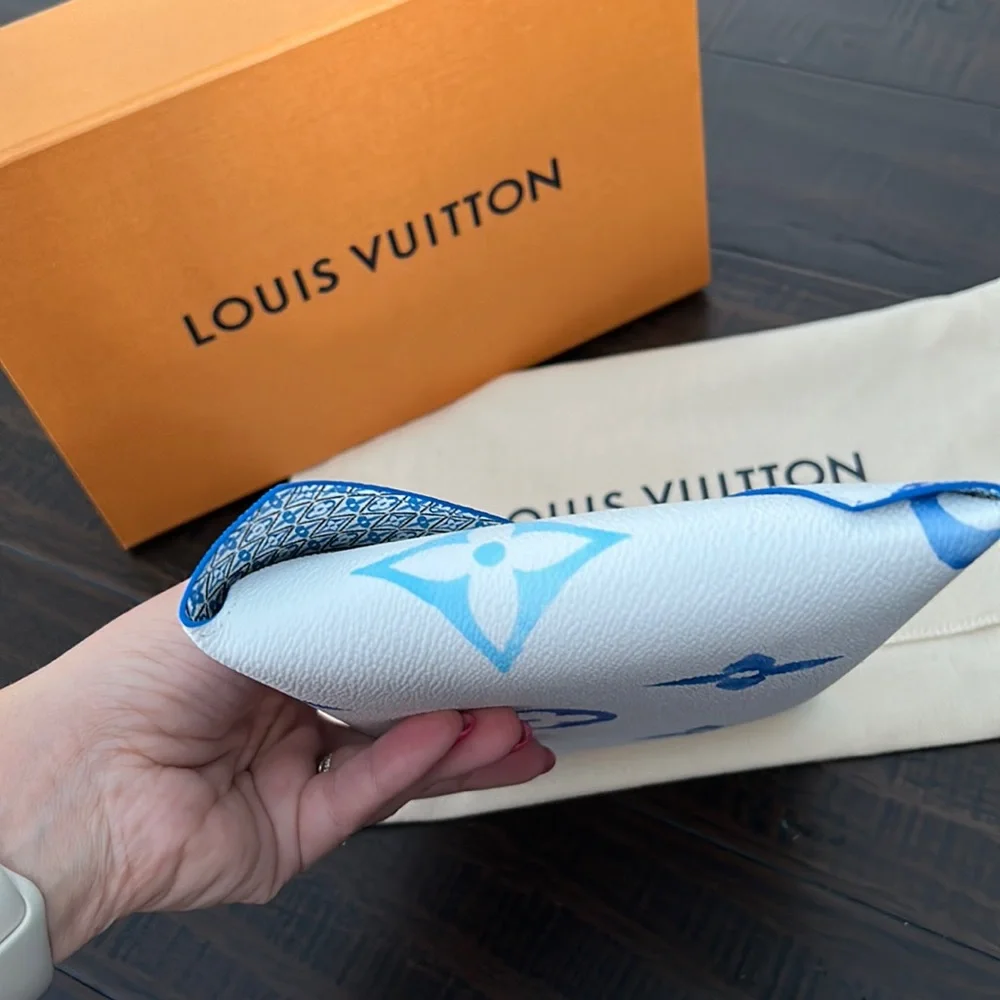 Brand new LV Kirigami pouch - Picture 5 of 7
